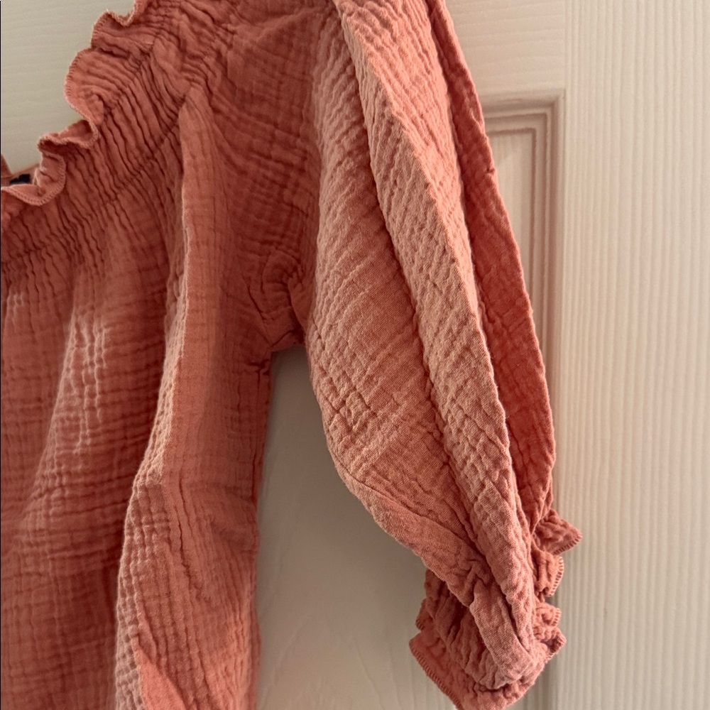 Lulu's Women's Ruffled Top - Picture 2 of 4